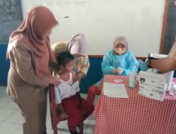 SDN Cisalak Terima Pelayanan Imunisasi Campak dari Puskesmas Nagrak