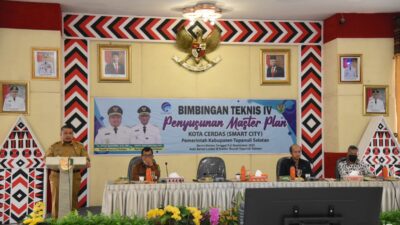 Bupati Tapsel Resmi Tutup Bimtek IV Penyusunan Master Plan Smart City