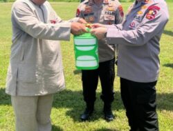 Potret Bapak dengan anak, Habib Lutfi Beri Bekal Nasi Rantangan untuk Jenderal Listyo yang akan Melanjutkan Perjalanan ke Rembang