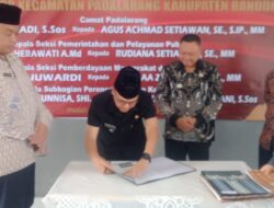 Sertijab Camat Padalarang dari Dudi Supriyadi, S. Sos kepada Drs Agus Achmad Setiawan, S. E, S. IP, MM