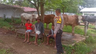 Sambang Binluh ke Pedagang Hewan, Ini yang Disampaikan Bhabinkamtibmas Polsek Boja