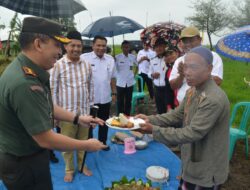 Bangun Jalan Pertanian, Dandim Kendal Buka Karya Bakti Mandiri Di Desa Kalirejo