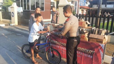 Berkah Ramadhan, Polres Batang Bagikan Takjil