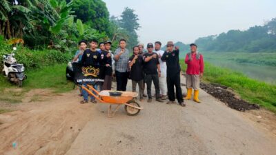 LSM PENDEKAR SUBANG PERBAIKI RUAS JALAN BINONG – CIKAUM