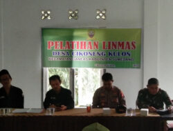 Sinergitas TNI-POLRI Laksanakan Pembinaan Kepada Linmas Desa Cikoneng Kulon