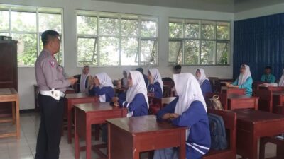 Polisi RW Polres Bogor Mengajar Ke SMA Negeri 1 Rumpin