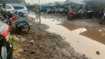 Tempat Pasar Sementara (TPS) Pagaden Kecamatan Pagaden Kabupaten Subang Tampak Kumuh