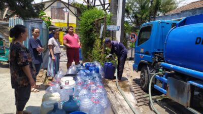 BLUD Air Minum Kota Cimahi Pasok Bantuan Air Bersih Setiap Hari