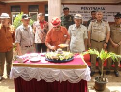 Kesungguhan Terkait Land Reform, Kang Jimat Serahkan Sertifikat Tanah Bagi Warga Dusun Kosedansari