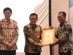 Kurang Dari Sebulan Sisa Masa Jabatan, Kang Jimat Persembahkan Juara 1 Aksi STUNTING Award