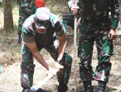 Kasad Jenderal TNI Maruli Simanjuntak Didampingi Pangdam IV/Diponegoro Pimpin Penanaman Pohon di Gunung Lawu