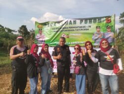 Pokdarkamtibmas Bhayangkara Sektor Cicalengka Resta Bandung Bersama Forpimcam Kecamatan Cicalengka Giat Penanamanpohon