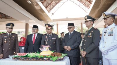 UPACARA Menyambut Hari Bhayangkara Yang ke-78 Diadakan di Lapangan Cangehgar Palabuanratu