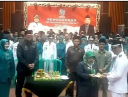 Pengukuhkan Perpanjangan Jabatan Kepala Desa Dan Anggota BPD Desa Waringinsari