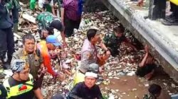 Gubernur Jabar ,Bupati Sukabumi Dan Forkopimda Turun Ke Sungai Cipalabuhan Bersihkan Sampah