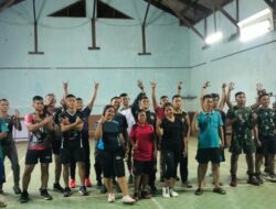 Anggota Satgas TMMD ke-124 Gelar Olahraga Badminton Bersama Warga Desa Pamulihan